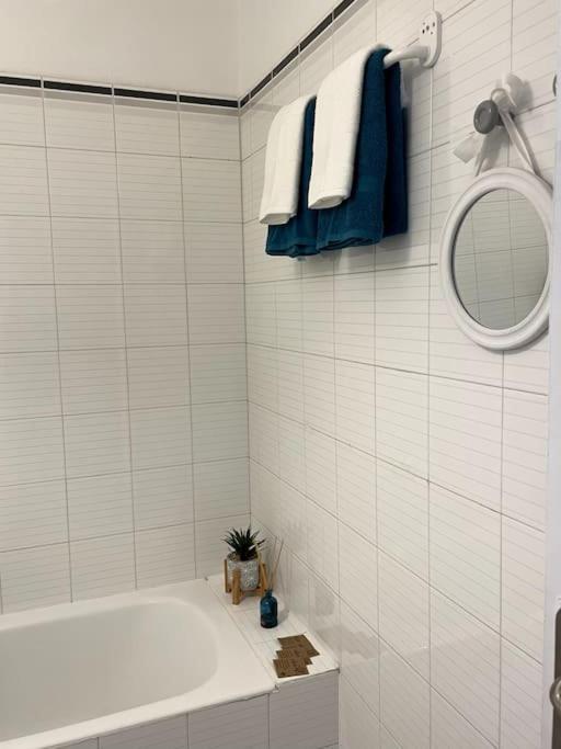Appartement Vue Mer, 5Min A Pied De La Plage, Parking Prive 瓦洛里 外观 照片